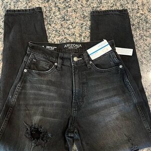 NWT Arizona Jean Co Highest Rise Mom Jean, size 3